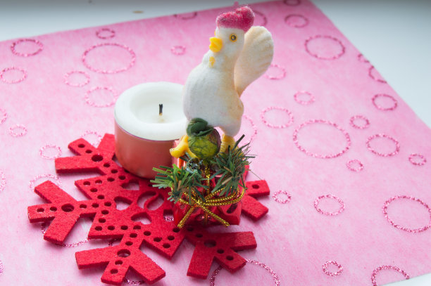 2017年新年，象征鸡。雪花节日的背景图片下载