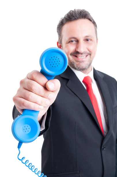 售货员向镜头展示电话图片下载