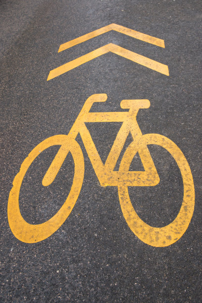 道路上的自行车道标志图片下载