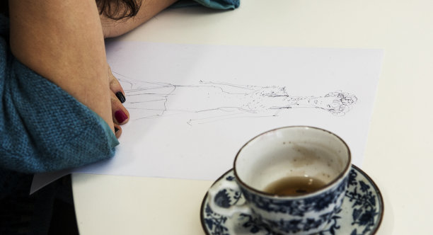 女人的素描图片下载