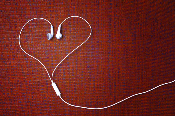 耳机的心的形状图片下载