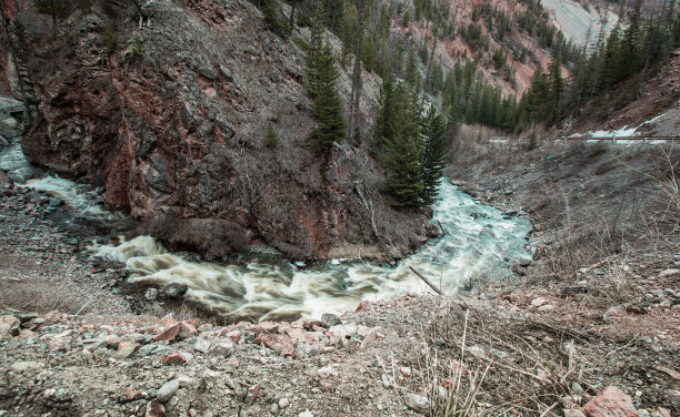 山区河流图片下载