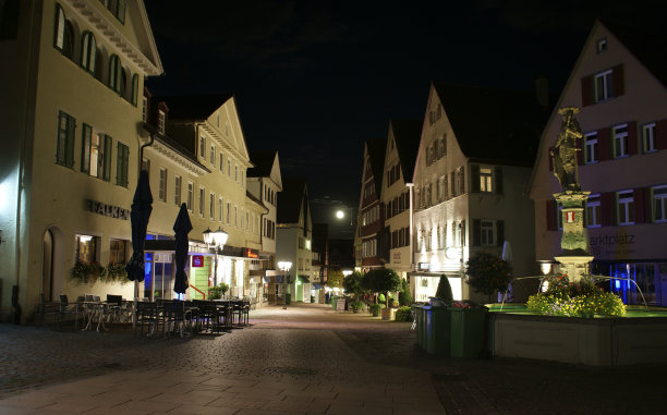 夜比蒂格海姆-比辛根（德国）图片下载