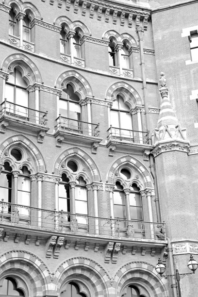 英国伦敦的古老建筑窗户和图片下载