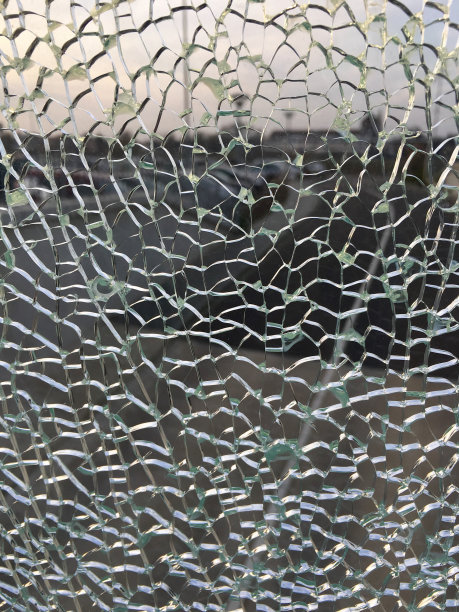 透过安全玻璃观看图片下载