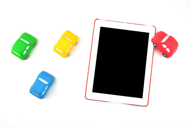 五颜六色的车，黄色，蓝色，绿色。白色桌面。平的。图片下载