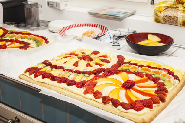 蛋糕和水果。图片下载