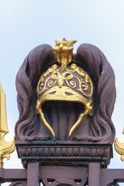 壁炉顶部有金钉图片下载