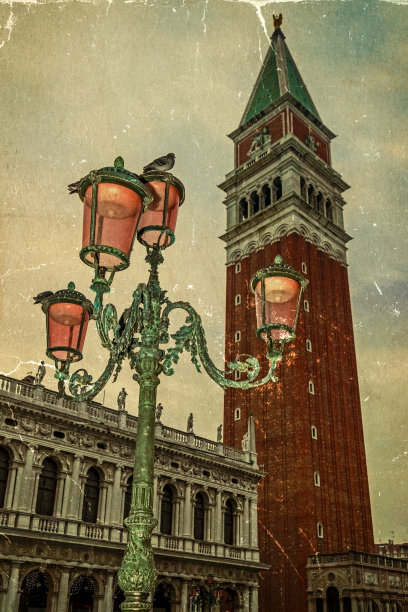 一张古老的明信片，上面有威尼斯圣马可广场的景色图片下载