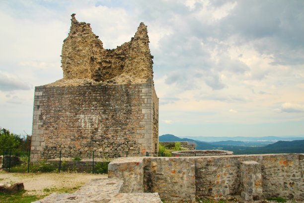 斯洛文尼亚的古城堡废墟图片下载