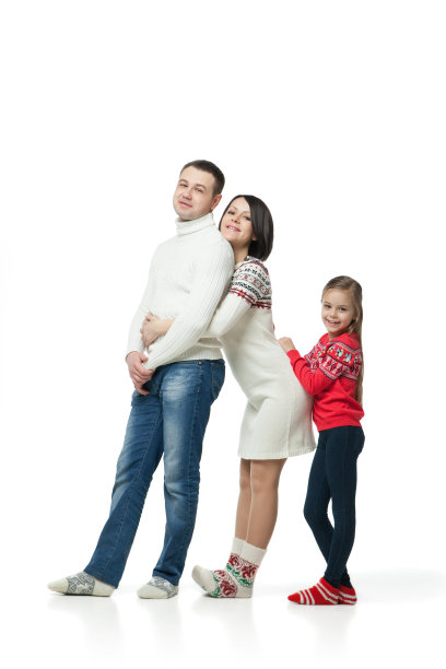 幸福年轻家庭的肖像图片下载