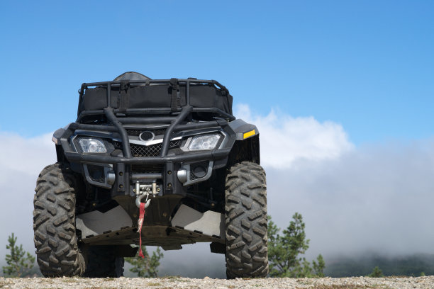 黑沙滩车图片下载