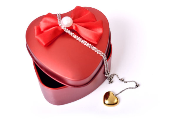 红心礼品盒图片下载