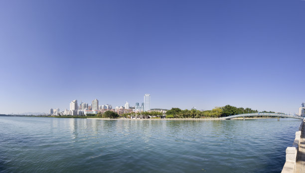 从白鹭洲公园看厦门城市图片下载