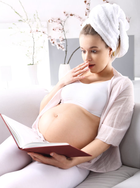 等待宝宝出生图片下载