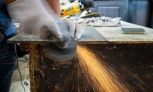 钢板上的金属磨削图片下载