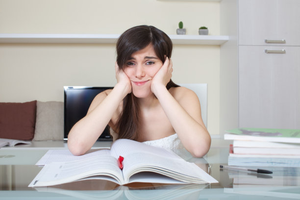 年轻的学生图片下载