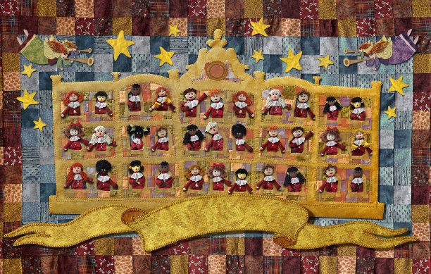 在窗户上给孩子们绣上星星和天使图片下载