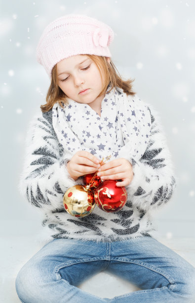 圣诞灯泡女孩图片下载