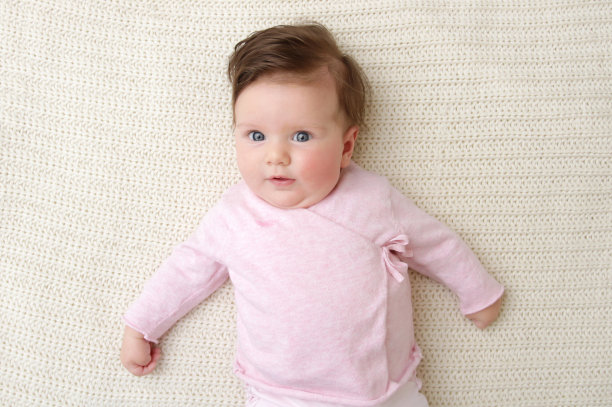 新生的婴儿图片下载