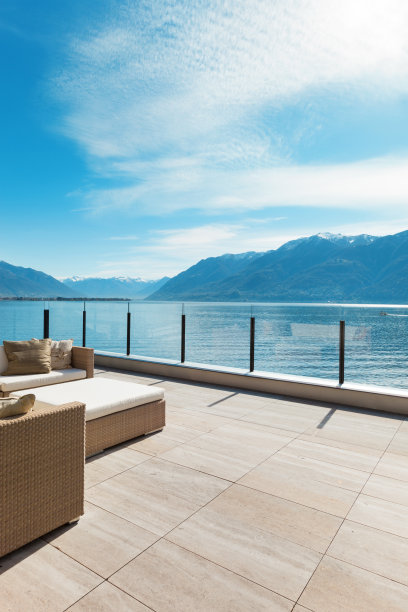 现代建筑，美丽的露台图片下载