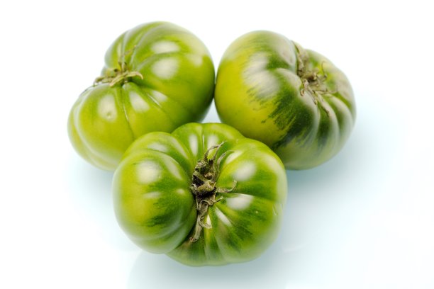 三个绿色的西红柿图片下载