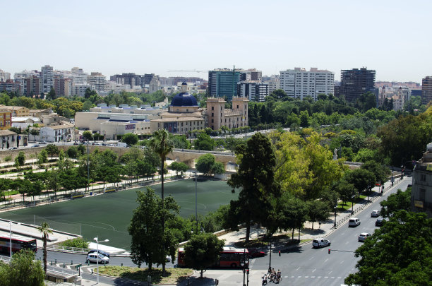 巴伦西亚，图里亚河花园鸟瞰图图片下载