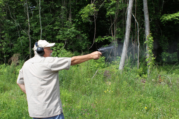 射击手枪图片下载