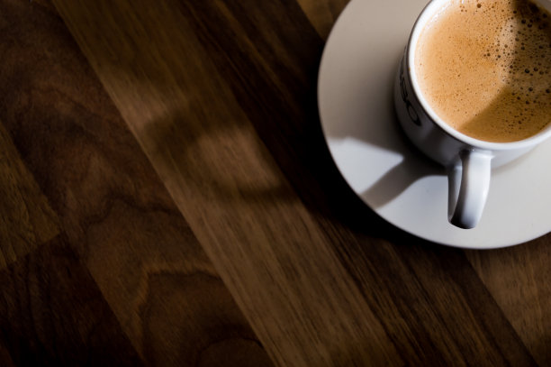 早上喝一杯浓缩咖啡图片下载