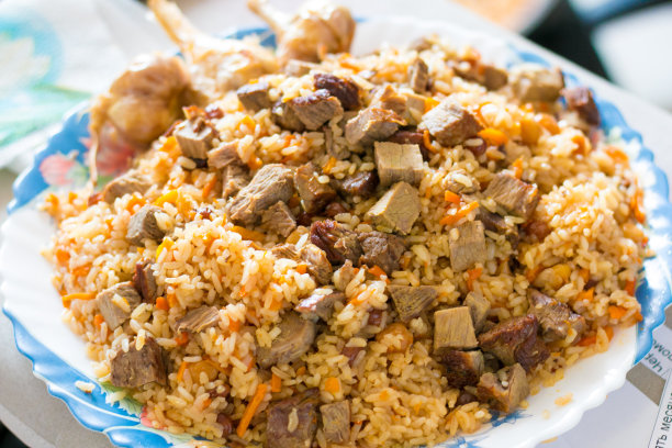 一大盘肉饭图片下载