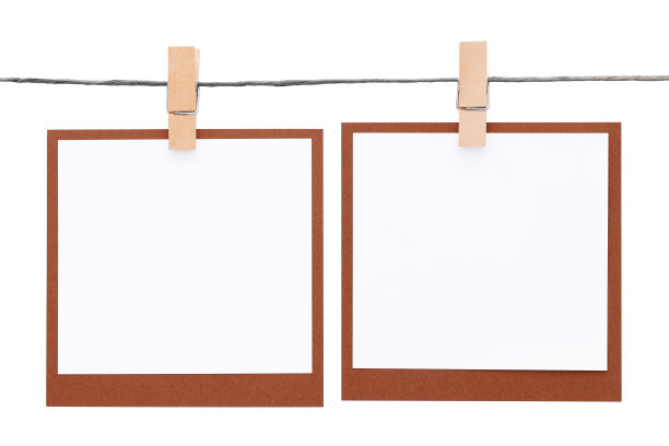 空白瞬间照片挂在绳子上图片下载