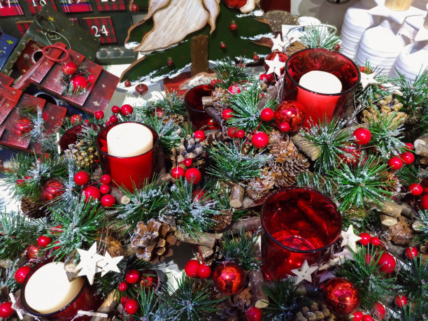 圣诞蜡烛及装饰品图片下载