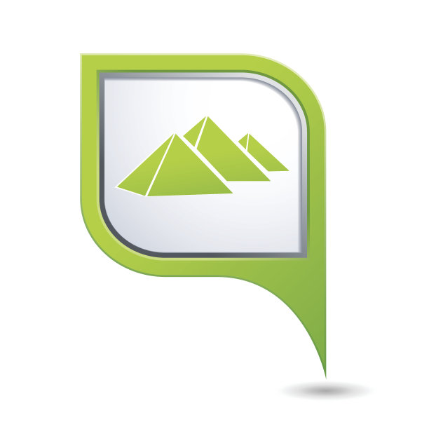 带有金字塔图标的地图指针图片下载