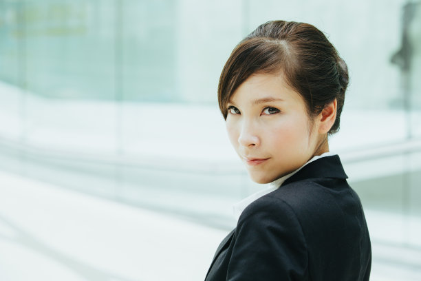 有吸引力的女性亚洲企业高管图片下载