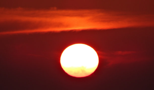 完整的太阳图片下载