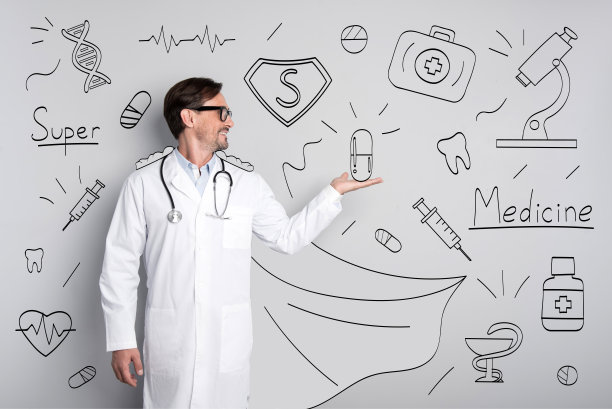 快乐医生靠墙站着。图片下载