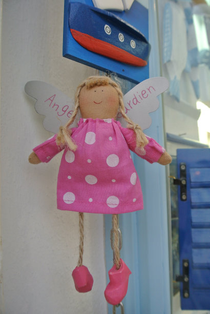 女孩娃娃天使守护图片下载