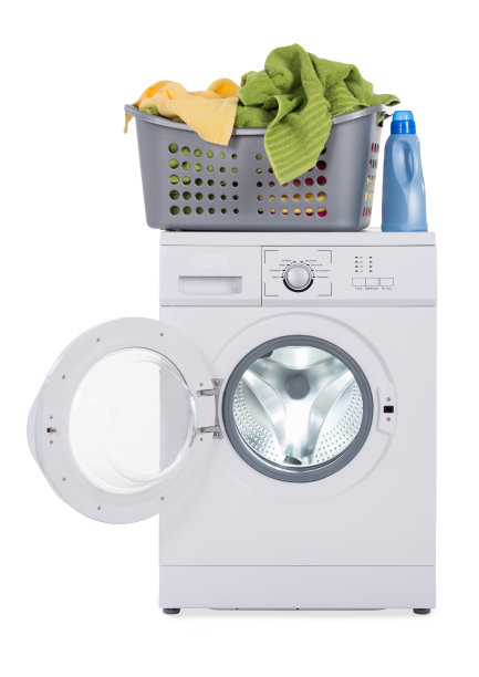 白色背景下的篮子洗衣机图片下载
