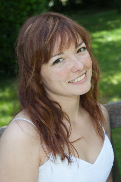 漂亮的红头发新娘图片下载