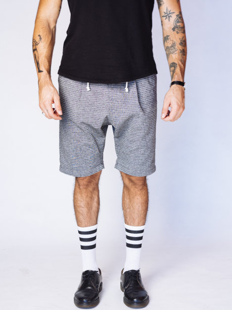 站在休闲图片下载