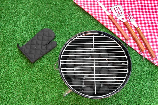 夏季周末或假日烧烤烧烤派对或野餐概念图片下载