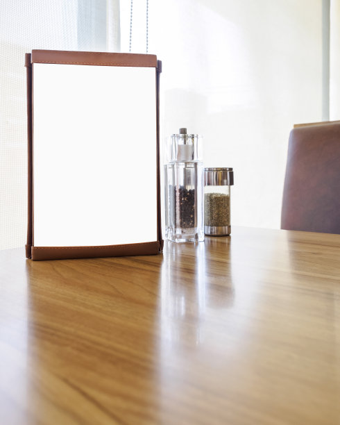 菜单框架模板在餐桌上的餐厅，咖啡厅，商店图片下载