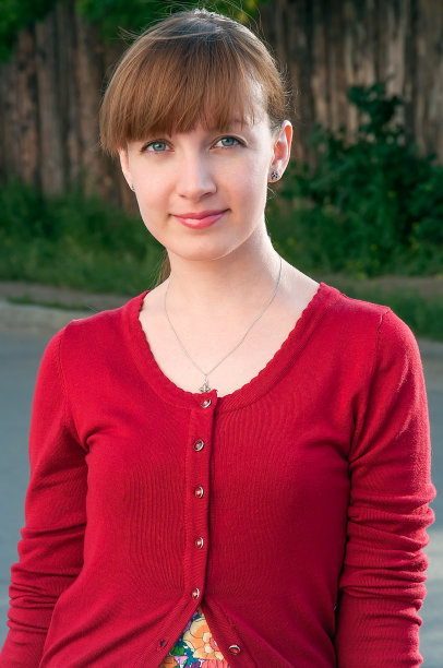 红头发女人肖像图片下载