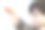 小男孩想要一把房子钥匙对抗蓝色图片下载
