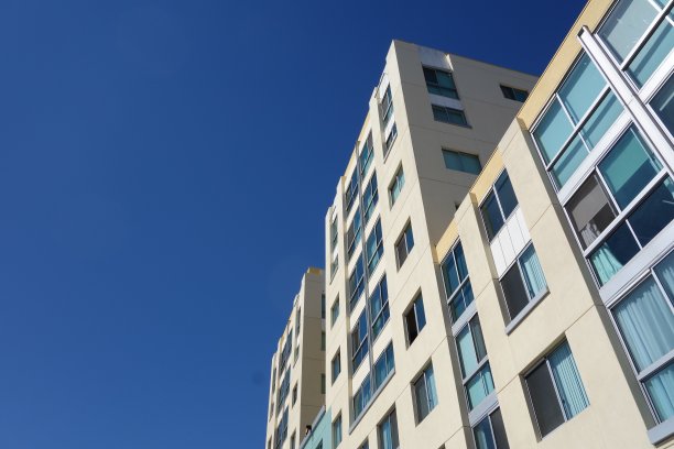 天空和建筑图片下载