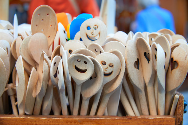 一套有趣的木制勺子图片下载