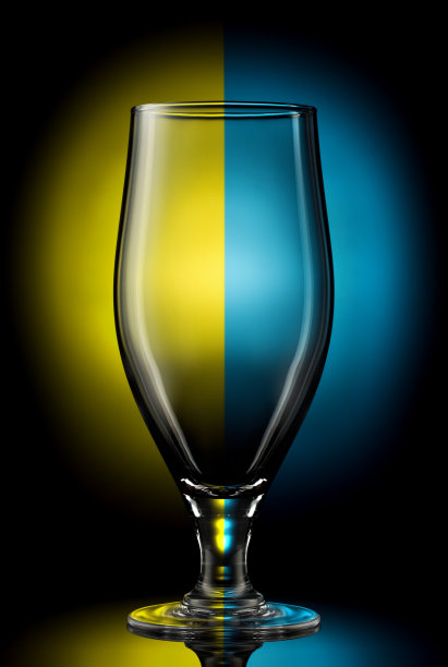 空的啤酒玻璃图片下载