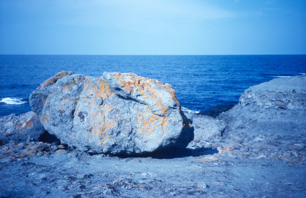 海边的岩石图片下载