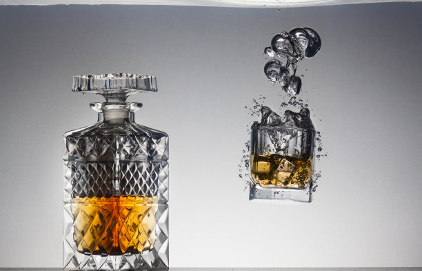 一杯威士忌图片下载