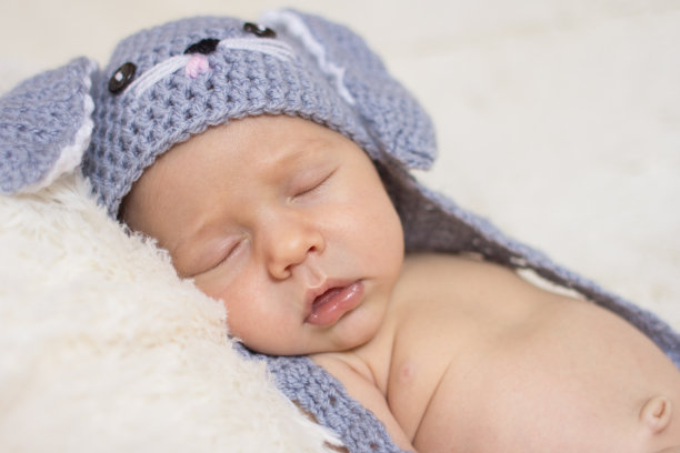 可爱的宝宝睡觉图片下载